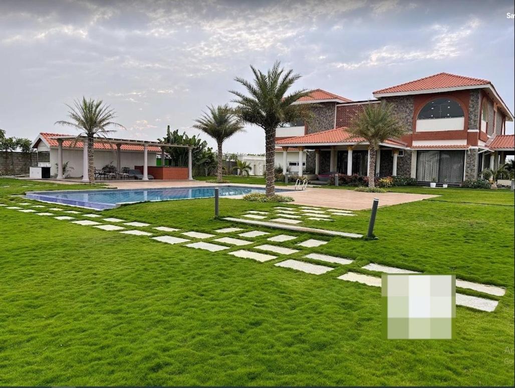 Redhomex Cove Castle Villa Hajdarabad Zewnętrze zdjęcie