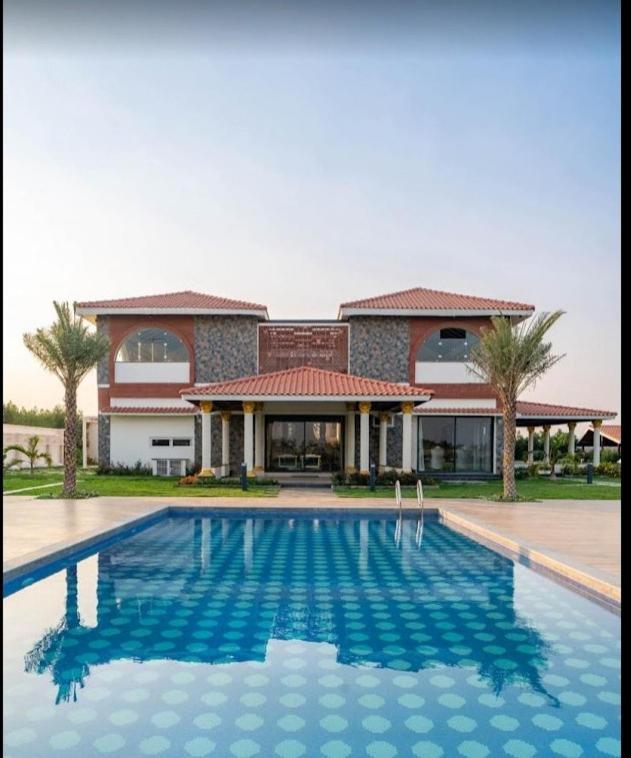 Redhomex Cove Castle Villa Hajdarabad Zewnętrze zdjęcie